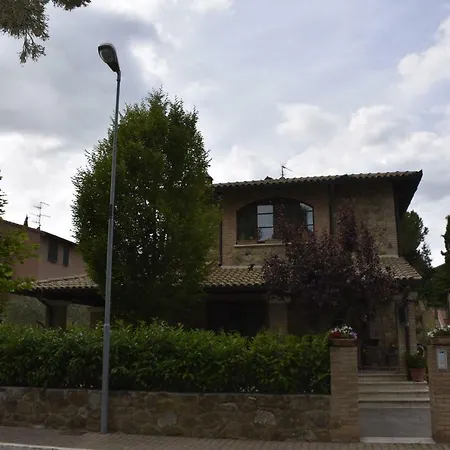 بيت ضيافة La Torre San Quirico dʼOrcia